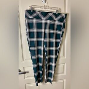 Torrid Women's Plaid Tapered Leg Pants Ponte Leggings - Dark Green and White NWT